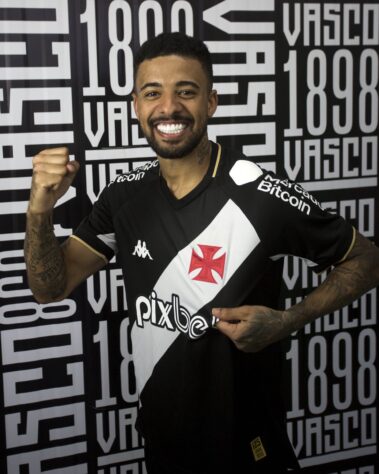 FECHADO - O Vasco anunciou a contratação de mais um reforço para a temporada: trata-se do meia Paulinho, que estava no Al Shabab, da Arábia Saudita. O jogador foi formado na base do Fluminense e defendeu Sporting e Boavista, ambos em Portugal, antes de jogar no futebol saudita. O contrato do atleta com o Cruz-Maltino tem duração até dezembro de 2025. 