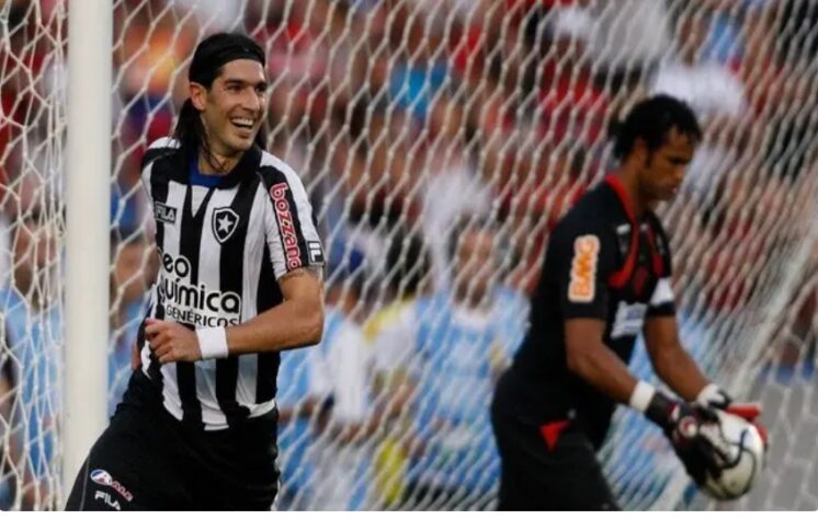 Neste período, o clube se sagrou campeão carioca de 2010, com direito a gol de cavadinha de Loco Abreu.