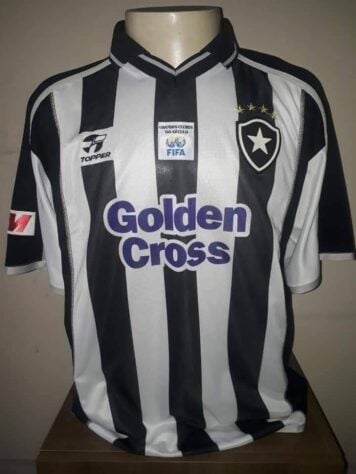 A camisa 1 do Botafogo de 2001 teve selo comemorativo da Fifa de "grandes clubes do século". Durante o ano, houve inclusão de patrocínio nas mangas.