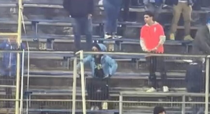 Universidad Catolica (Chile) x Flamengo - Fase de grupos Libertadores 2022: na mesma rodada em que houve ofensas racistas nos jogos de Palmeiras, Bragantino e Corinthians, um torcedor chileno foi filmado imitando um macaco em provocação aos torcedores rubro-negros. 