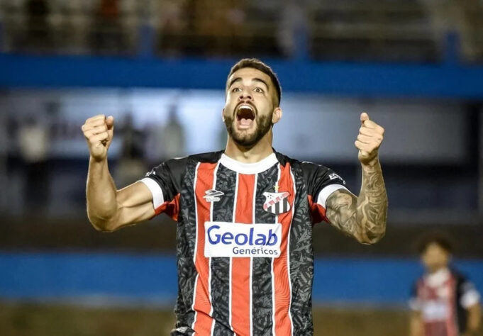 ESQUENTOU - O zagueiro Rafael Costa, revelado pelo Grêmio, é o novo reforço do Tochigi SC, da segunda divisão do Japão. Apesar de formado no Grêmio, o jogador nunca atuou profissionalmente pelo Tricolor e seu último clube foi o Anápolis. 