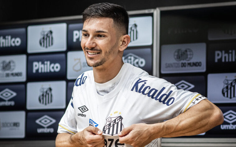 Max Silvera, 26 anos (atacante) - Santos 