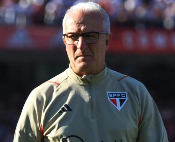  FECHADO: A CBF anunciou nesta quarta-feira (10) a contratação de Dorival Júnior, ex-técnico do São Paulo. A apresentação está marcada para amanhã, às 15h (de Brasília), na sede da Confederação, no Rio de Janeiro.