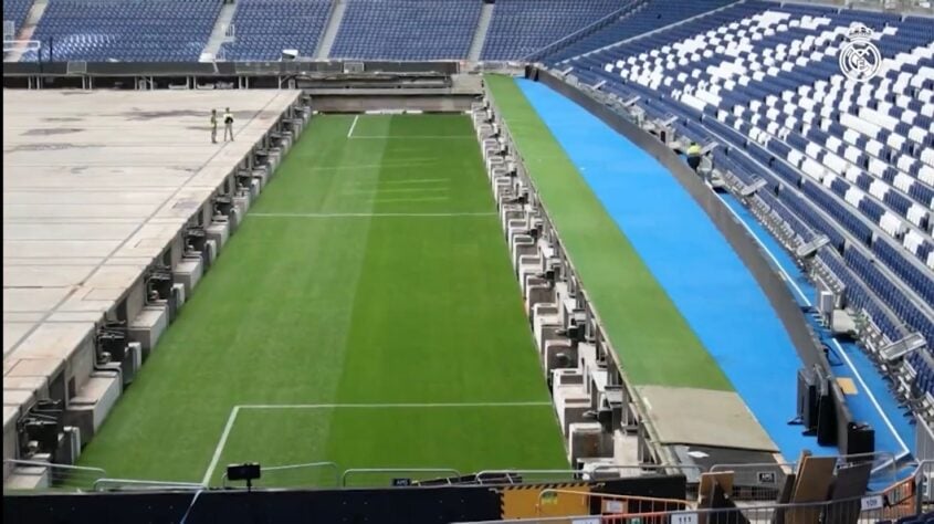 Uma das principais novidades é o gramado, que se divide em partes e é armazenado no subsolo do estádio.