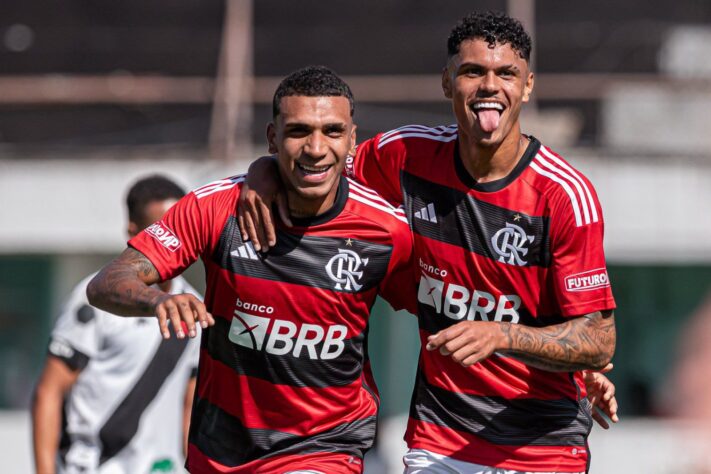 Flamengo - 9 títulos: Copa do Brasil sub-17 (2), Brasileirão sub-20 (2), Brasileirão sub-17 (2), Supercopa do Brasil sub-20, Supercopa do Brasil sub-17 e Liga de Desenvolvimento sub-13.