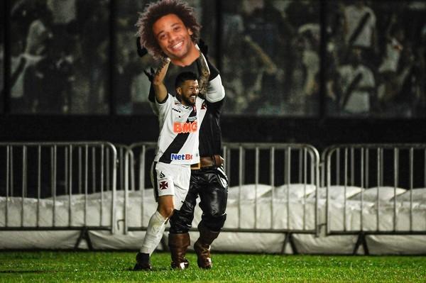 Torcedores do Vasco fazem memes com provocações ao Fluminense após vitória por 4 a 2 no clássico