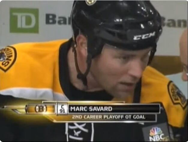 Marc Savard, jogador de hóquei do Bruins, foi acusado de morder Daniel Carcillo, do Flyers. Sete anos anos, em 2003, ele já havia mastigado a luva de Darcy Tucker, do Maple Leafs.