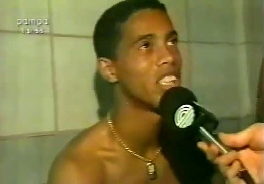 Em 1999, quando ainda começava a despontar no futebol, Ronaldinho Gaúcho afirmou que gostava tanto do Grêmio que jogaria "até de graça".