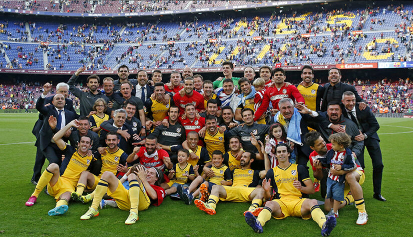 LA LIGA 2013/14: Após 18 anos de espera, a torcida do Atlético de Madrid voltou a comemorar o título Espanhol. Em uma disputada acirrada contra Barcelona e Real Madrid, o Atleti sagrou-se campeão na última rodada. Apesar de ter empatado o jogo contra o Barça em 1 a 1, o time da capital conseguiu manter sua vantagem de pontos (90 contra 87 de Barcelona e Real Madrid) e, podendo assim, comemorar o título.