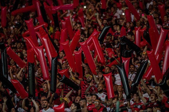 O Flamengo celebra nesta quarta-feira, 15 de novembro, 128 anos de história. Por conta disso, o Lance! separou uma lista com momentos marcantes do clube, títulos e ídolos históricos. Confira: