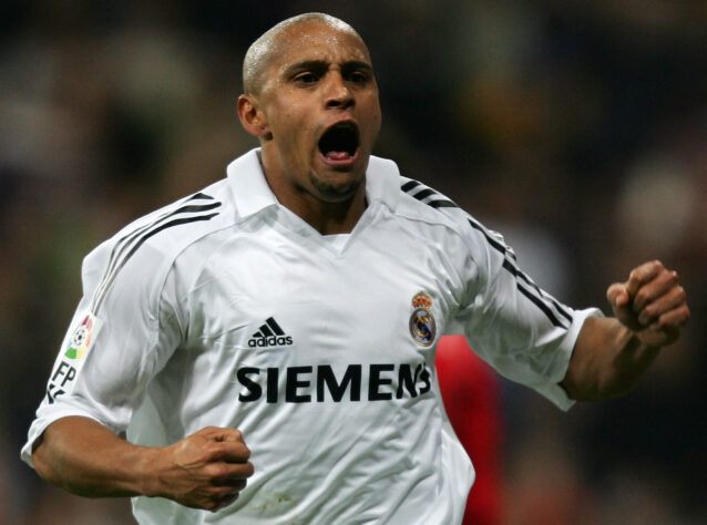 1° - Roberto Carlos: Em primeiro lugar, Roberto Carlos, tricampeão com o Real Madrid foi o brasileiro que mais vestiu a camisa em jogos de Champions League. O lendário lateral esquerdo atuou em 120 partidas durante os períodos em Real Madrid e Fenerbahçe.