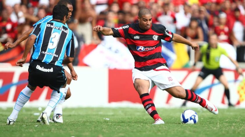 Quatro clubes chegaram à última rodada com chance de título: Flamengo, Internacional, São Paulo e Palmeiras. O Rubro-Negro liderava a competição e precisava apenas de uma vitória para assegurar o troféu. O Flamengo acabou vencendo o Grêmio por 2 a 1 e garantiu o título. 