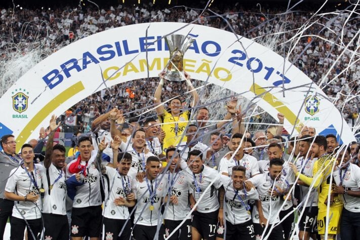 Campeonato Brasileiro 2017: Corinthians campeão com 72 pontos, contra 63 do Palmeiras.Campeonato Brasileiro 2018: Palmeiras campeão com 80 pontos, contra 72 do Flamengo.
