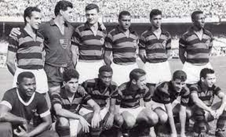 Os anos dourados do clube começaram em 1956. No período, a equipe conquistou o Torneio Internacional, a Taça dos Campeões e o Torneio Rio-São Paulo, principal competição de futebol da época.