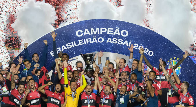 Campeonato Brasileiro 2020/21: Flamengo campeão com 71 pontos, contra 70 do Internacional. 
