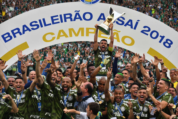 Campeonato Brasileiro 2018: Palmeiras campeão com 80 pontos, contra 72 do Flamengo.