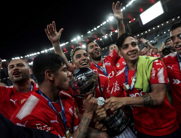 Independiente - 20 participações, 7 títulos (Foto: EFE/Antonio Lacerda)
