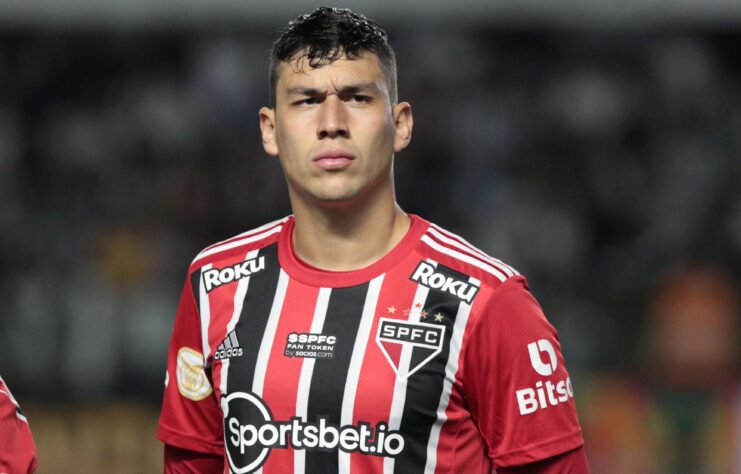 Nahuel Ferraresi sofreu uma ruptura nos ligamentos cruzados do joelho direito em uma partida do Campeonato Paulista, contra o Palmeiras.. 