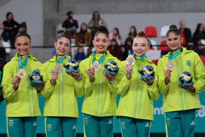 Ginástica Artística - Medalhas de ouro 11 (Rebeca Andrade, no salto e na trave; Arthur Nory, na barra fixa; Bárbara Domingos, no individual geral, na bola e na fita; Maria Eduarda nas maças e nos arcos; e conjunto no geral, na prova mista e nos 5 arcos)