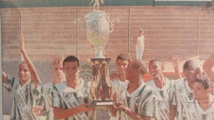 América-MG e Cruzeiro protagonizaram o clássico mineiro na final da Copinha de 1996. O Coelho venceu a Raposa por 2 a 1 e conquistou ali o seu primeiro título e único da Copa São Paulo. 