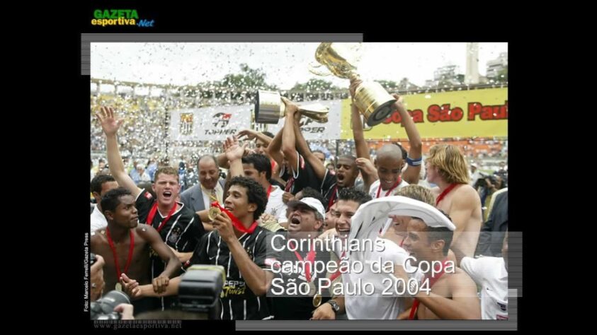Em 2004, o Clássico Majestoso foi palco para a final da Copinha, no Pacaembu, com um bom público. O Corinthians venceu o São Paulo por 2 a 0 e conquistou, naquela manhã, o seu quinto título. 