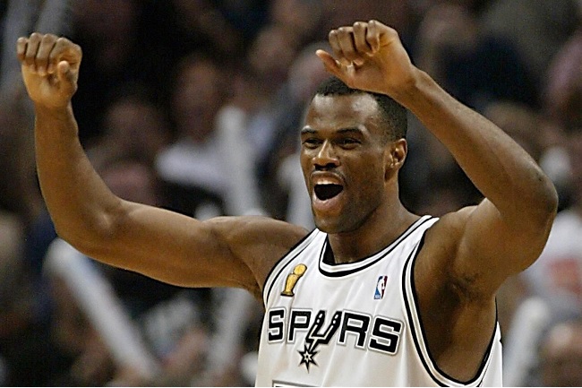 David Robinson marcou também marcou 71 pontos, mas vestindo a camisa do San Antonio Spurs