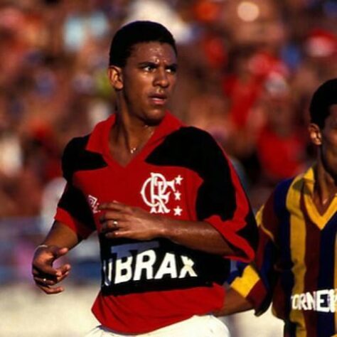 O líder do histórico time do Flamengo campeão da Copinha em 1990 era o maestro Djalminha. O meia também fez sucesso no famoso ‘ataque dos 100 gols’ do Palmeiras de 1996. Mas foi no La Coruña, da Espanha, onde Djalminha realmente despontou e virou um grande ídolo. 