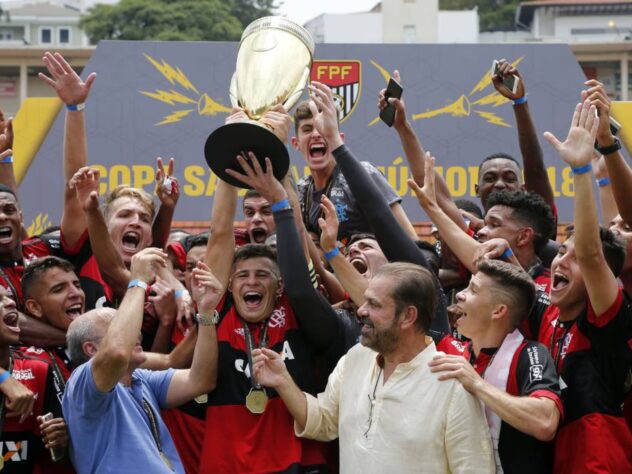 Em 2018, o Flamengo enfrentou o São Paulo na final da Copinha. O Rubro-Negro jogou melhor, dominou o Tricolor e conquistou o seu quarto título. 