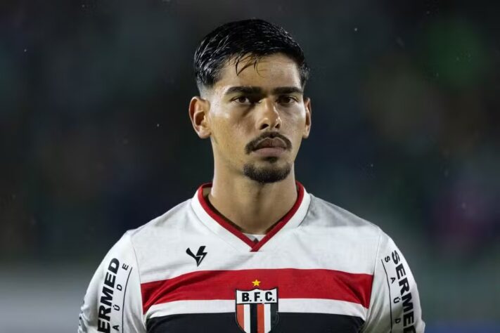FECHADO - Guilherme Madruga, concorrente do ‘Prêmio Puskás’, está de casa nova. O jogador deixa o Botafogo-SP e vai defender o Cuiabá na temporada 2024. 