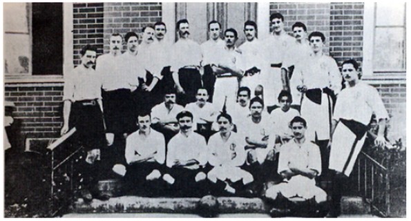 Campeão em 1902, 1903, 1904 e 1911. 