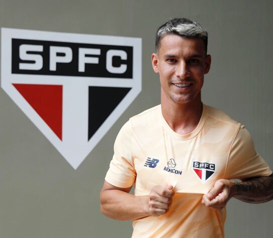 FECHADO - O São Paulo anunciou a contratação do atacante Ferreirinha até 2027. O jogador estava no Grêmio e é o quarto reforço do Tricolor na temporada. 