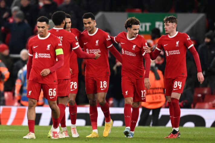 6ª posição - Liverpool (Inglaterra): 78,1% de aproveitamento (32 jogos, 23 vitórias, 6 empates e 3 derrotas)