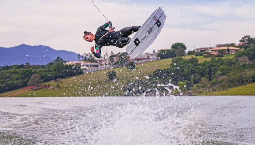 Mariana Nep representou o Brasil no wakeboard no Pan 2023