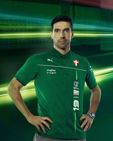 Ainda em São Paulo, o Palmeiras lançou em 2023 uma camisa criada pelo técnico Abel Ferreira, inspirada na Fórmula 1. O treinador português é fã de automobilismo e seu estilo foi inspirado nas vestimentas usadas pelas escuderias da categoria mais importante do esporte.