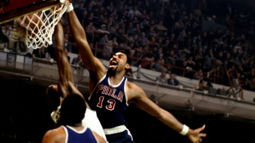 Wilt Chamberlain figura nesta lista algumas vezes, com partidas de 67, 68, 70, 72, 73 e 78 pontos