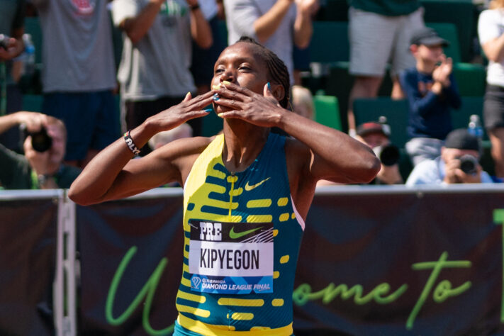 Faith Kipyegon (Quênia) - Atletismo