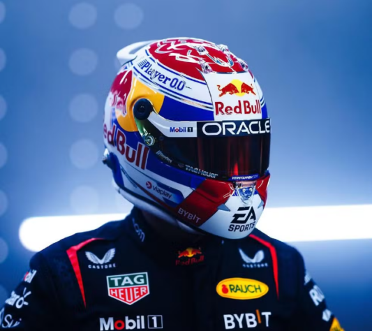 Capacete do atual campeão, Max Verstappen, Red Bull