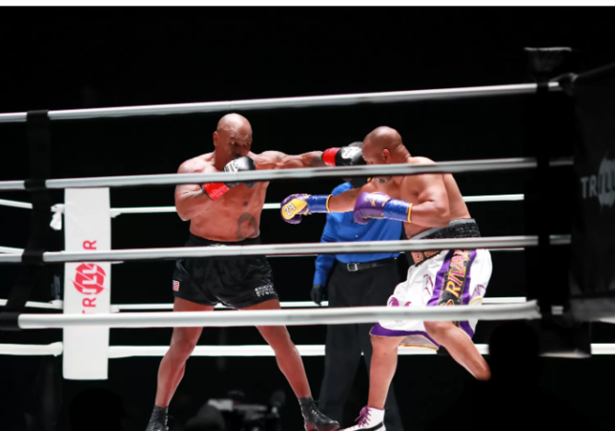 Mike Tyson também entrou nessa onda, quando voltou aos ringues em 2020. A lenda do boxe enfrentou o ex-campeão mundial dos pesos-pesados, Roy Jones Jr. No entanto, por ser um duelo era uma luta de exibição, o combate terminou empatado.