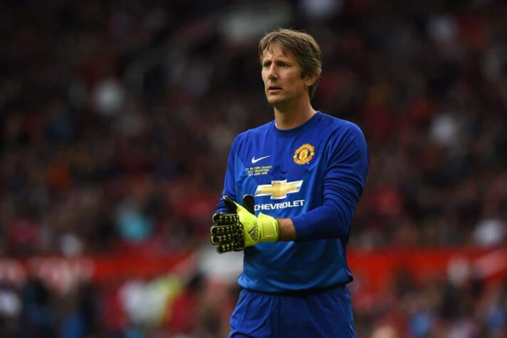 Goleiro: Van der Sar- O goleiro holandês marcou época no Manchester United com suas defesas incríveis.  Foto: AFP