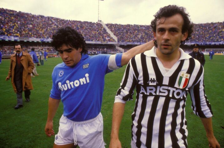 JUVENTUS 1 X 3 NAPOLI - SÉRIE A DE 1986/87: O Maradona e o Napoli chegaram a ficar seis jogos invictos contra a rival Juventus. Dieguito jogou demais, os Azzurros anularam Platini, Aldo Serena e Michael Laudrup e saíram vitoriosos, mais uma vez. 