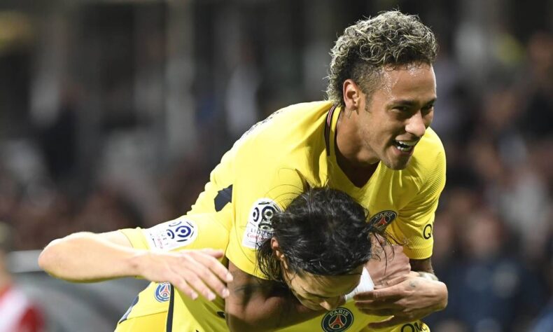 ESTREIA NOTA 10: Neymar fez gol e deu assistência na sua estreia pelo PSG, em um jogo da Ligue 1, contra o Guingamp, fora de casa.