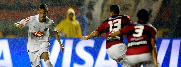 COPA DO BRASIL 2010: Neymar, Ganso e Robinho levaram o Peixe ao título inédito da Copa do Brasil de 2010. Com uma vitória por 2 a 0 na Vila, a equipe santista perdeu por 2 a 1 no Barradão e conquistou o título e a vaga na Libertadores de 2011. 