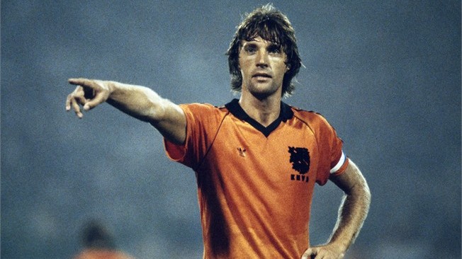 Lateral-esquerdo: Ruud Krol (Holanda)