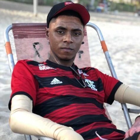 Jhonata Ventura (20): deixou o futebol e integra a equipe de scout do da base Rubro-Negra 