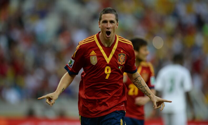 Fernando Torres - Técnico do sub-19 da Espanha (Foto: AFP PHOTO/EITAN ABRAMOVICH)