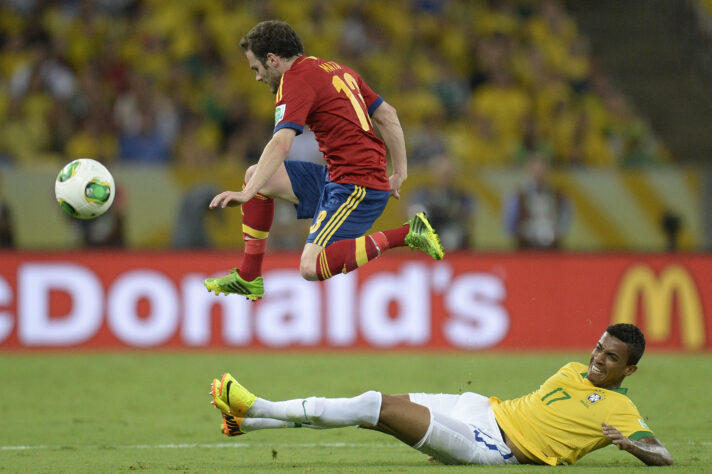 Juan Mata - Sem clube (Foto: AFP PHOTO/JUAN BARRETO)