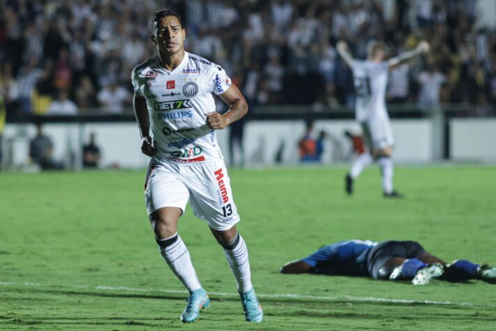 Em Minas, contra o Villa Nova-MG, o Operário-PR venceu por 2x0 e carimbou a vaga.