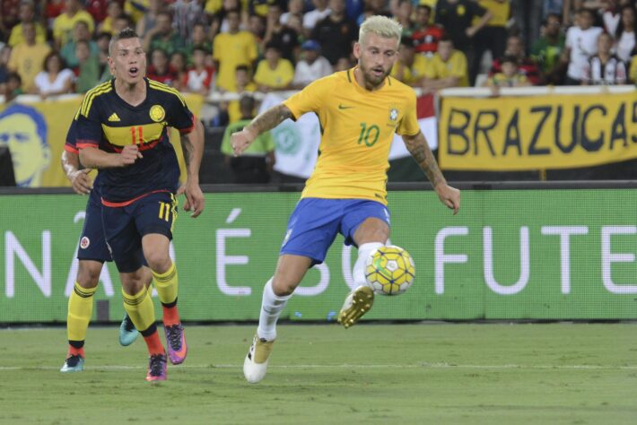 Lucas Lima usou a camisa 10 durante amistoso internacional em 2017 (Armando Paiva/Agif/Gazeta Press)