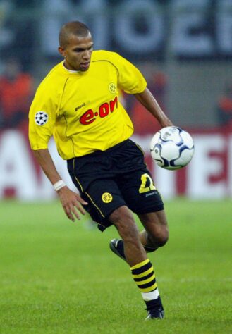 Amoroso - Borussia Dortmund: artilheiro do Campeonato Alemão em 2001/2002 com 18 gols