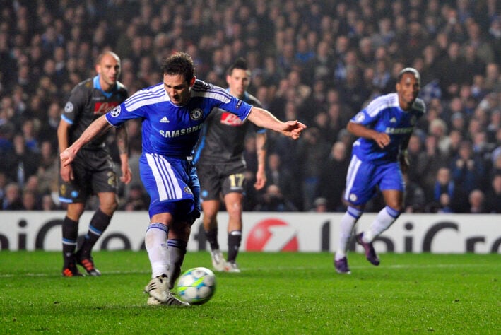 Chelsea 4x1 Napoli - Champions League (oitavas de final), temporada 2011/2012 - Placar do jogo de ida: Napoli 3x1 Chelsea